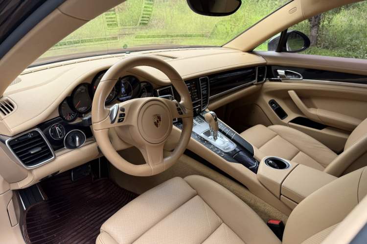 Used Porsche Panamera 2014 Panamera 3.0T Interior 3