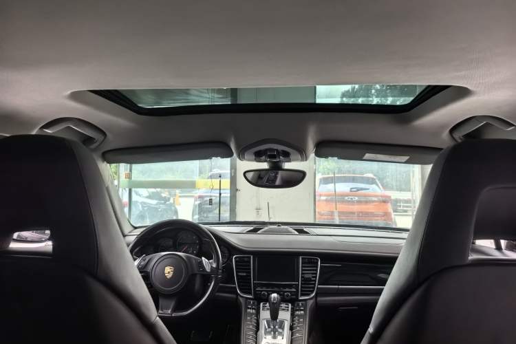 Used Porsche Panamera 2014 Panamera 3.0T Interior 4