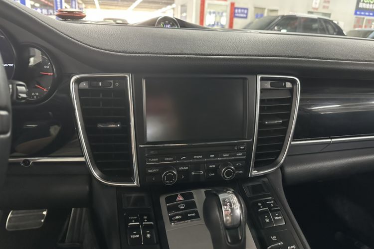 Used Porsche Panamera 2014 Panamera 3.0T Interior 4