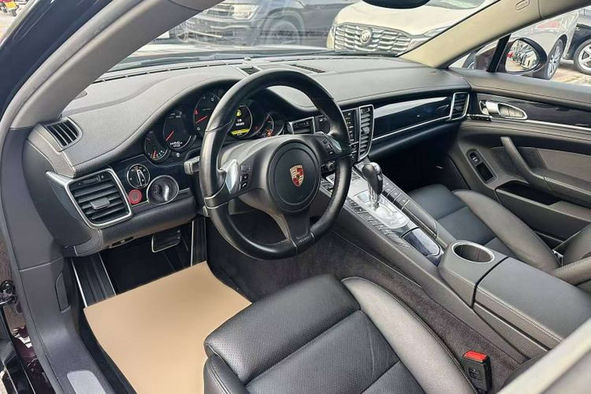 Used Porsche Panamera 2014 Panamera 4 3.0T Interior 4