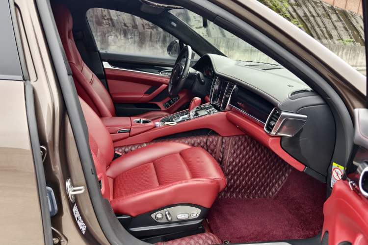 Used Porsche Panamera 2014 Panamera 4 3.0T Interior 4