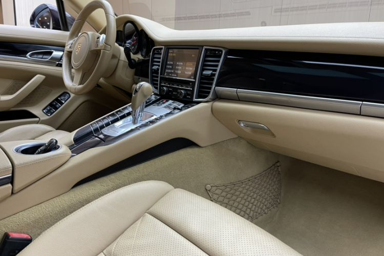 Used Porsche Panamera 2014 Panamera 3.0T Interior 4