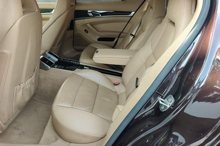 Used Porsche Panamera 2014 Panamera 3.0T Left Rear Seat