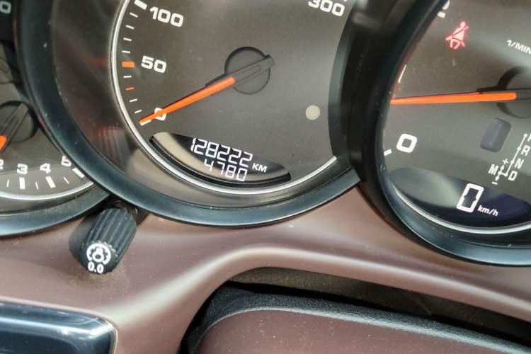 Used Porsche Panamera 2014 Panamera 4 Executive 3.0T Odometer Close Up