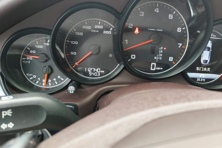 Used Porsche Panamera 2014 Panamera 4 Executive 3.0T Odometer Close Up