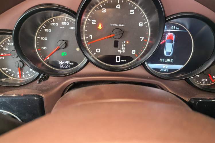 Used Porsche Panamera 2014 Panamera 3.0T Odometer Close Up