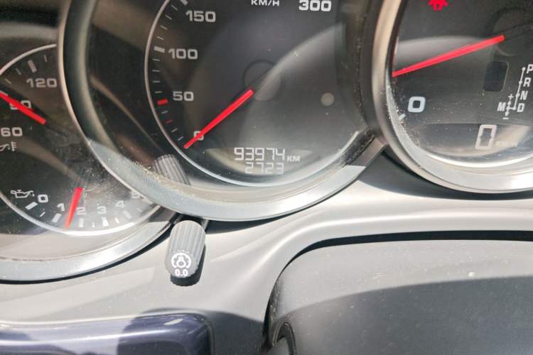 Used Porsche Panamera 2014 Panamera 3.0T Odometer Close Up