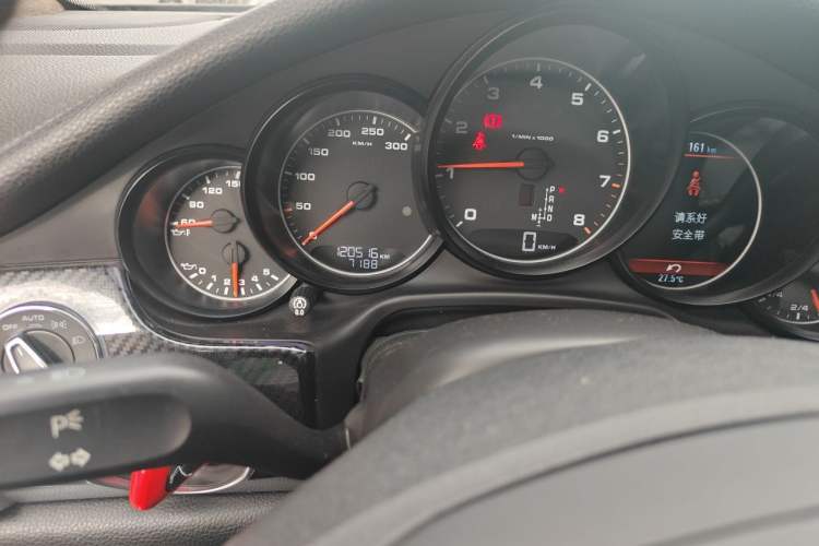Used Porsche Panamera 2014 Panamera 3.0T Odometer Close Up