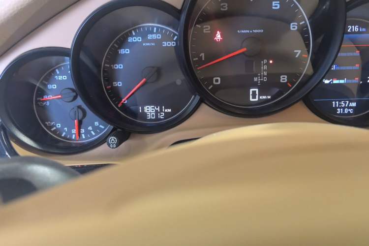 Used Porsche Panamera 2014 Panamera 4 3.0T Odometer Close Up