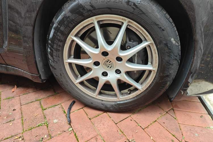 Used Porsche Panamera 2014 Panamera 4 3.0T Right Front Wheel Hub