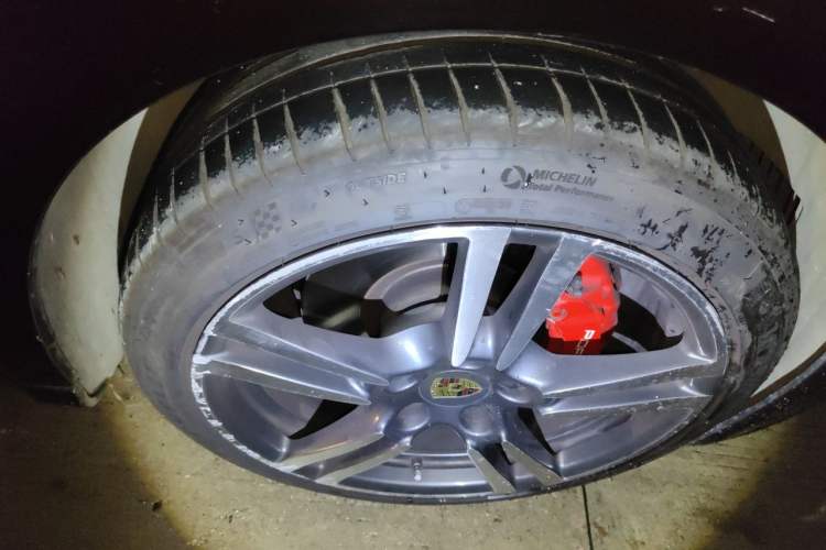 Used Porsche Panamera 2014 Panamera S Executive 3.0T Right Front Wheel Hub