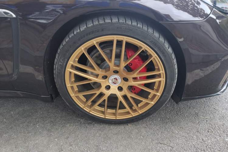 Used Porsche Panamera 2014 Panamera 3.0T Right Front Wheel Hub