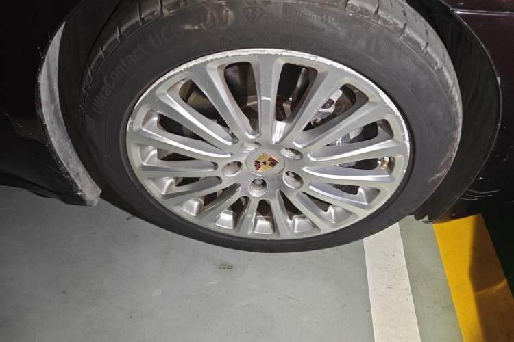 Used Porsche Panamera 2014 Panamera 4 3.0T Right Front Wheel Hub