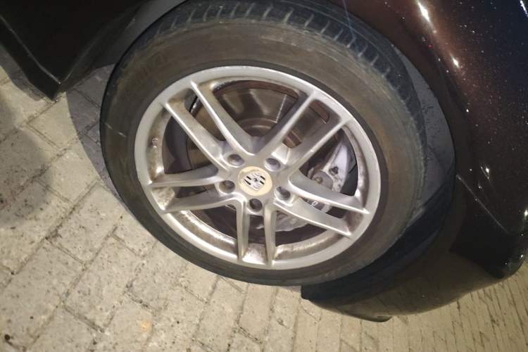 Used Porsche Panamera 2014 Panamera 3.0T Right Front Wheel Hub