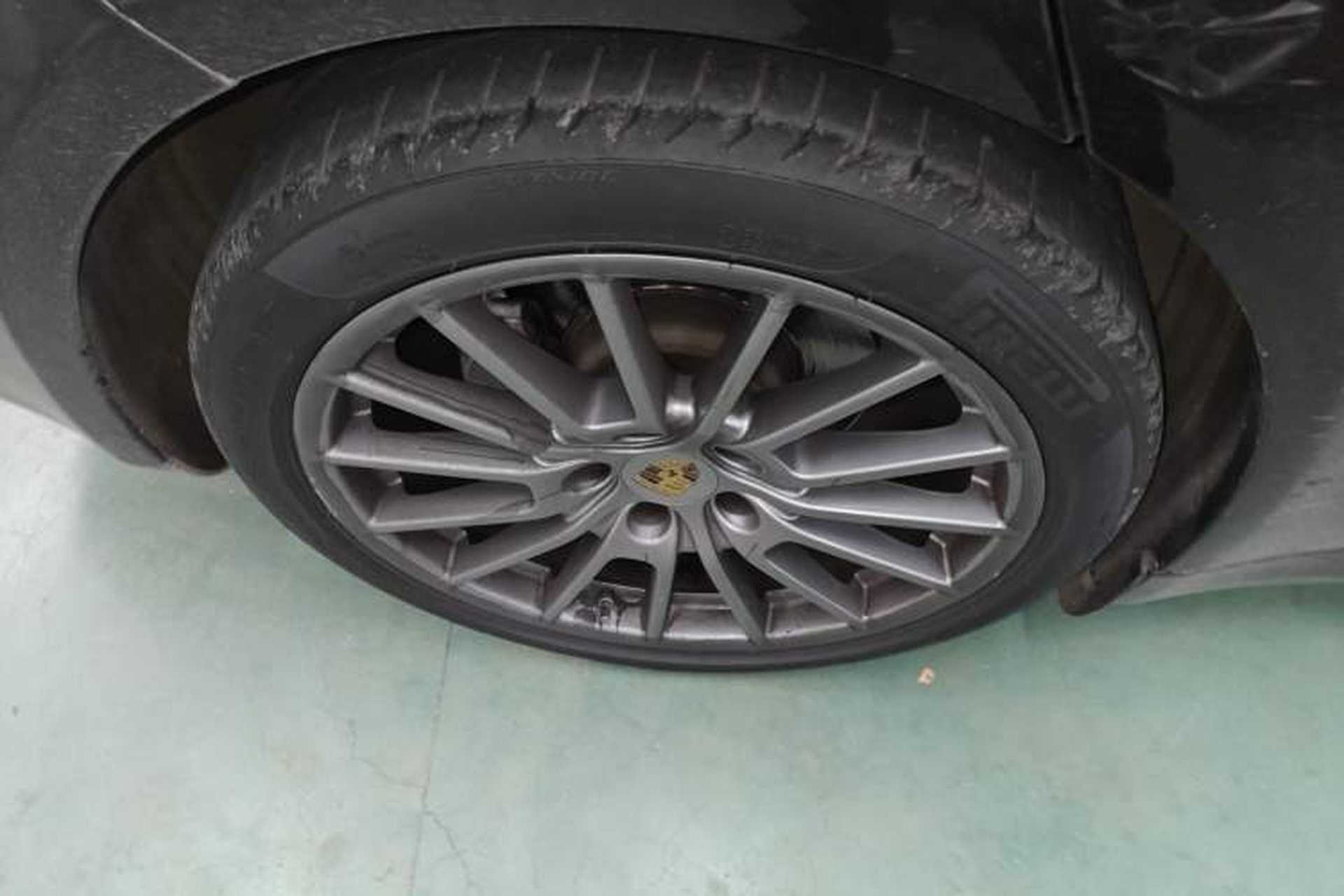 Used Porsche Panamera 2014 Panamera Executive 3.0T Right Rear Wheel Hub