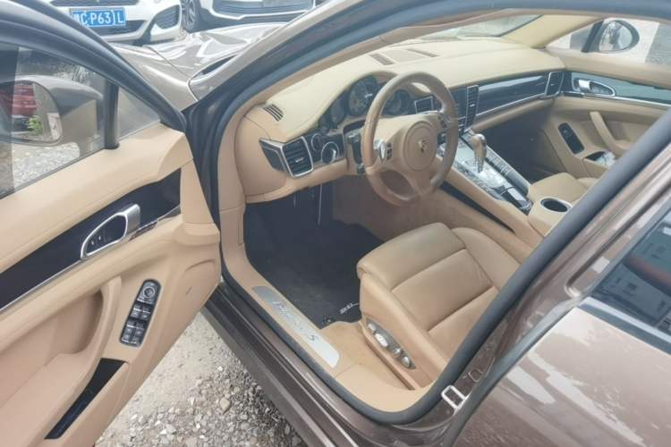 Used Porsche Panamera  Driver Seat