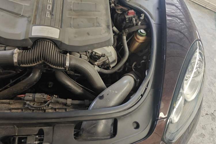 Used Porsche Panamera 2014 Panamera 3.0T Engine Bay Left