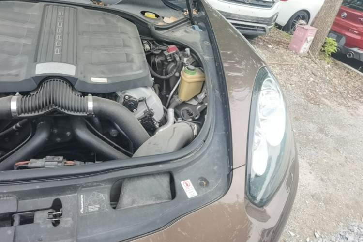 Used Porsche Panamera  Engine Bay Left