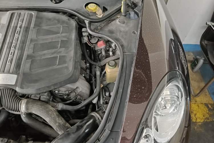 Used Porsche Panamera 2014 Panamera 3.0T Engine Bay Left