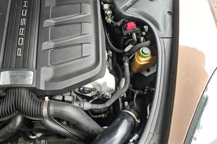 Used Porsche Panamera 2014 Panamera 3.0T Engine Bay Left