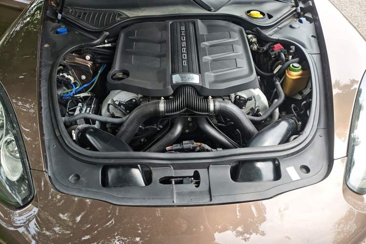 Used Porsche Panamera 2014 Panamera 3.0T Engine Bay