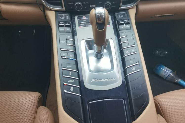 Used Porsche Panamera  Gear Lever