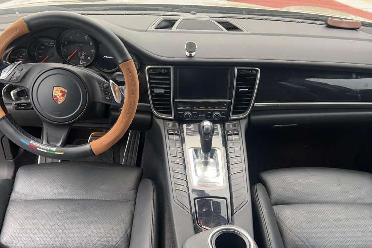 Used Porsche Panamera 2014 Panamera 3.0T Interior 3