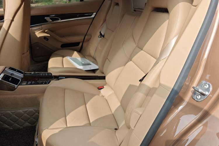 Used Porsche Panamera 2014 Panamera 4 3.0T Left Rear Seat