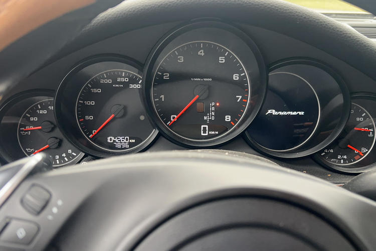 Used Porsche Panamera 2014 Panamera 3.0T Odometer Close Up