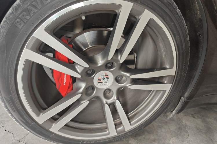 Used Porsche Panamera 2014 Panamera 3.0T Right Front Wheel Hub