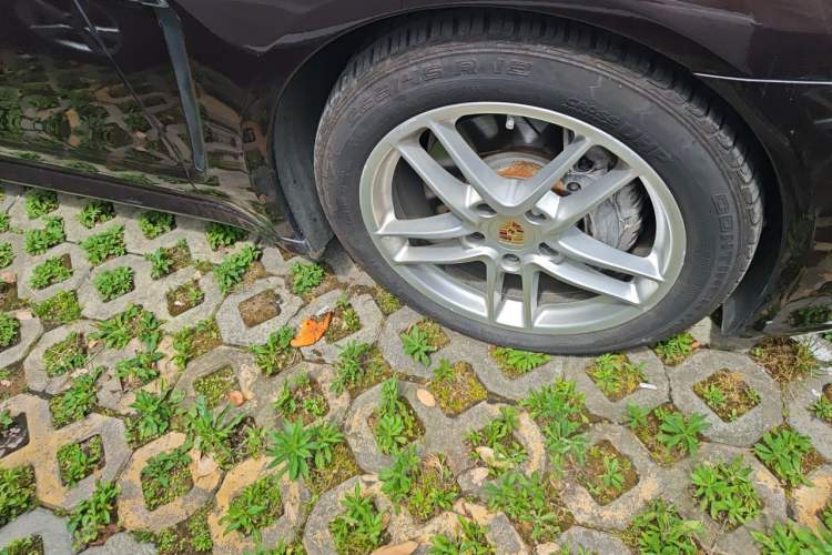 Used Porsche Panamera 2014 Panamera 4 3.0T Right Front Wheel Hub