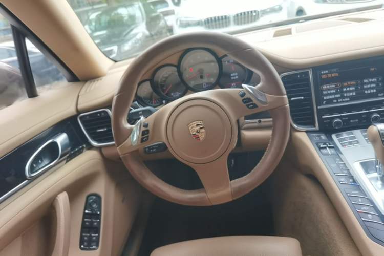 Used Porsche Panamera  Steering Wheel