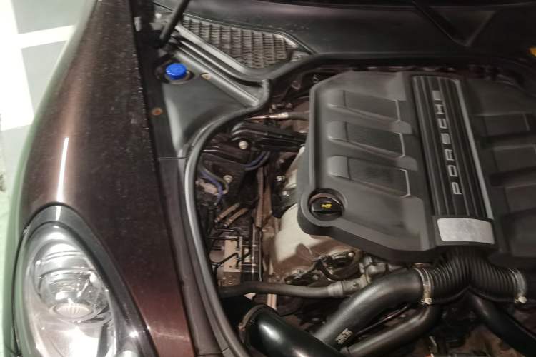 Used Porsche Panamera 2014 Panamera 4 3.0T Engine Bay Right