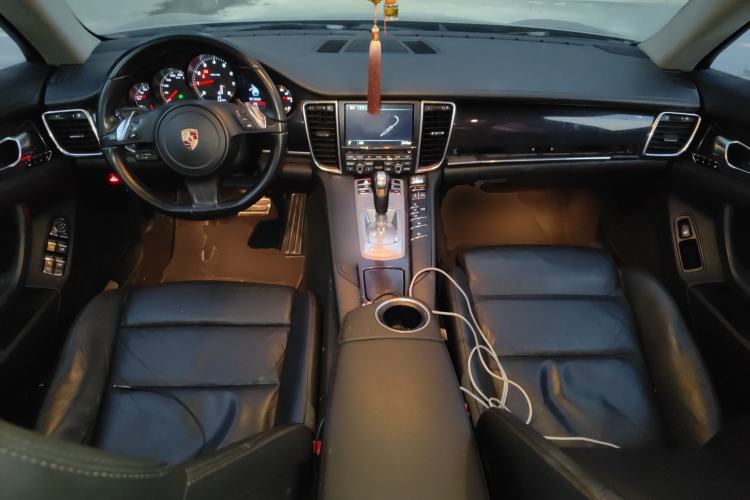 Used Porsche Panamera 2014 Panamera 4 3.0T Center Console