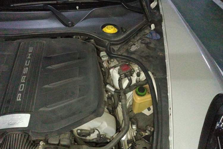 Used Porsche Panamera 2014 Panamera 4 3.0T Engine Bay Left