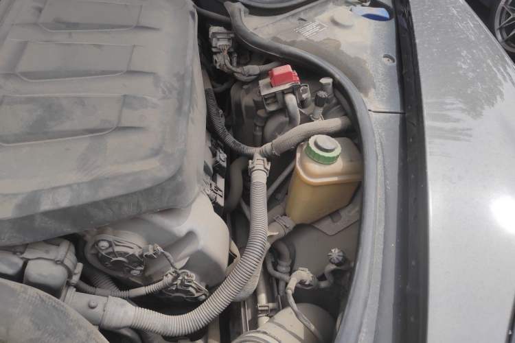 Used Porsche Panamera 2014 Panamera 3.0T Engine Bay Left