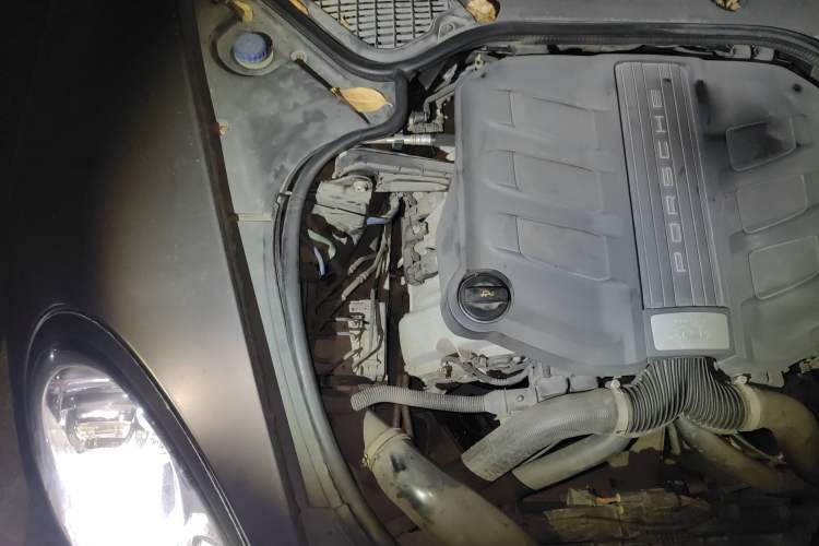 Used Porsche Panamera 2014 Panamera 4 3.0T Engine Bay Right
