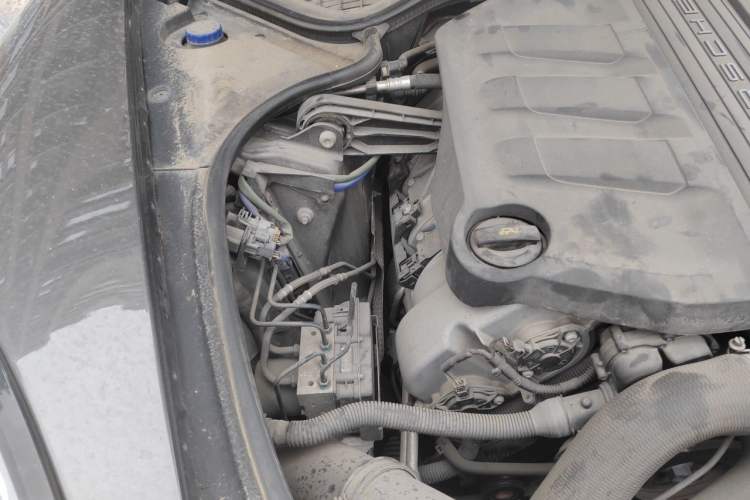 Used Porsche Panamera 2014 Panamera 3.0T Engine Bay Right