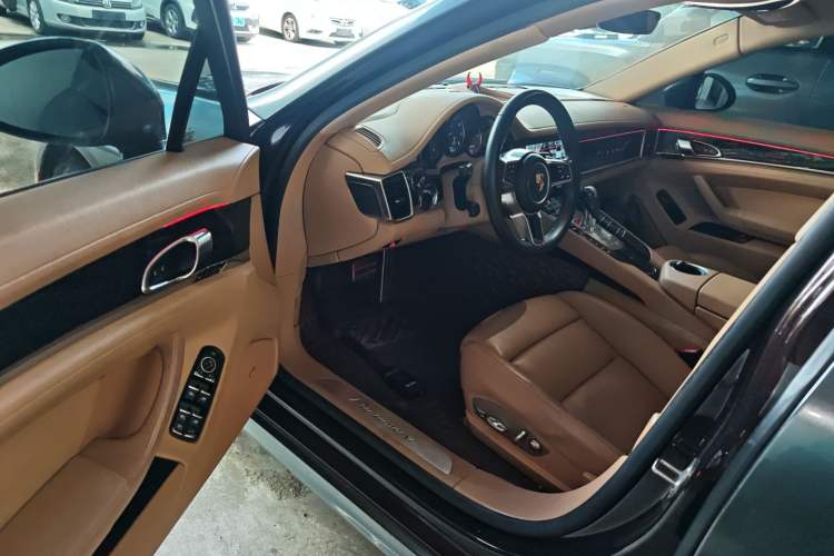 Used Porsche Panamera 2014 Panamera Executive 3.0T Interior 3