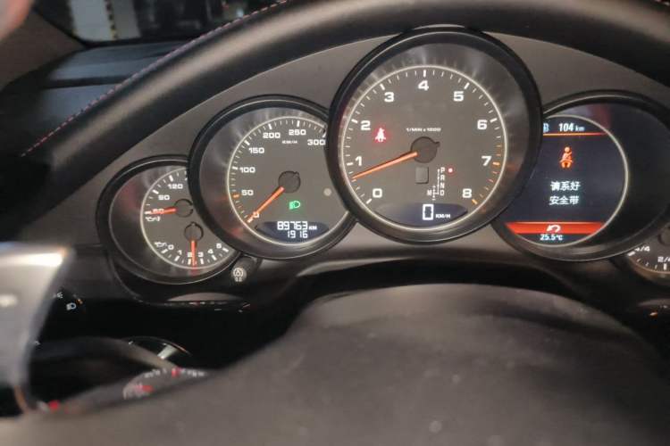 Used Porsche Panamera 2014 Panamera 4 3.0T Odometer Close Up