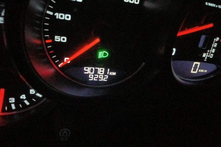 Used Porsche Panamera 2014 Panamera 4 3.0T Odometer Close Up