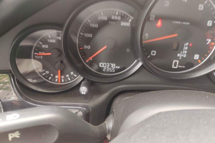 Used Porsche Panamera 2014 Panamera 3.0T Odometer Close Up
