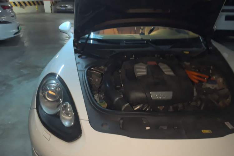 Used Porsche Panamera 2014 Panamera S E-Hybrid 3.0T Engine Bay Right