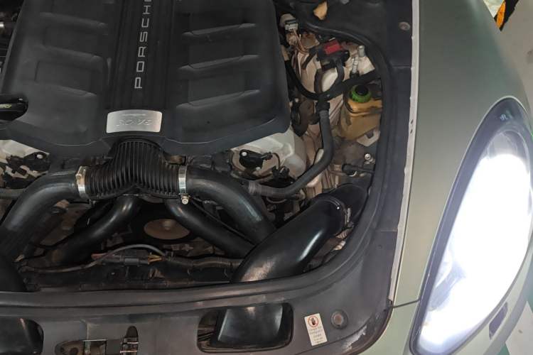 Used Porsche Panamera 2014 Panamera 4 3.0T Engine Bay Left