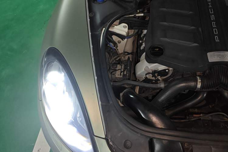Used Porsche Panamera 2014 Panamera 4 3.0T Engine Bay Right
