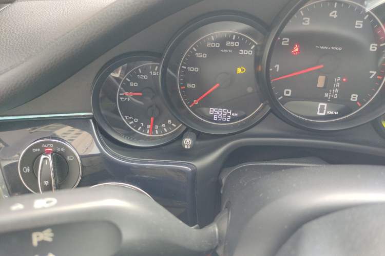 Used Porsche Panamera 2014 Panamera 3.0T Odometer Close Up