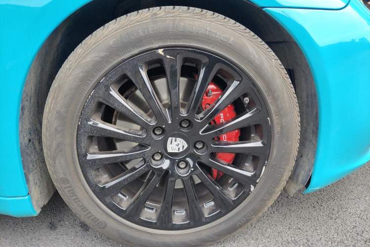 Used Porsche Panamera 2014 Panamera 3.0T Right Front Wheel Hub