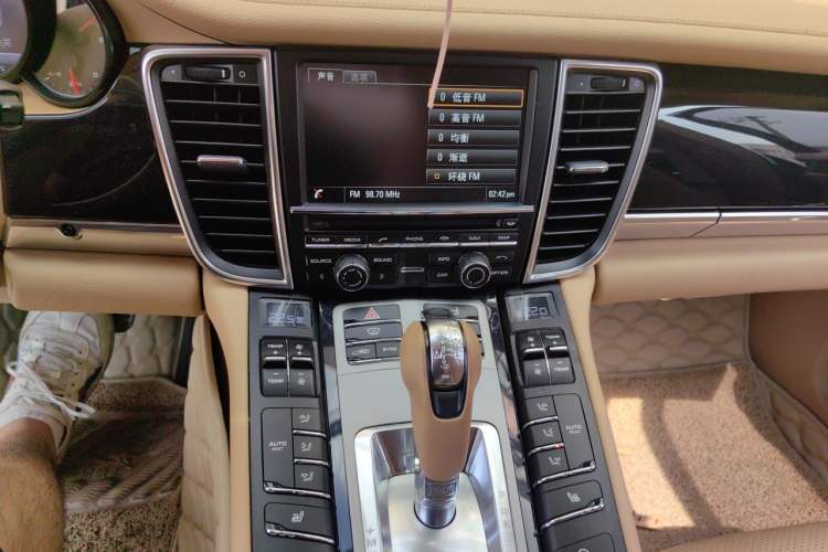 Used Porsche Panamera 2014 Panamera 3.0T Audio And AC Panel