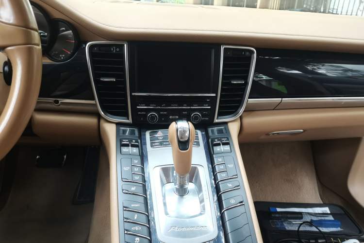 Used Porsche Panamera 2014 Panamera 3.0T Audio And AC Panel