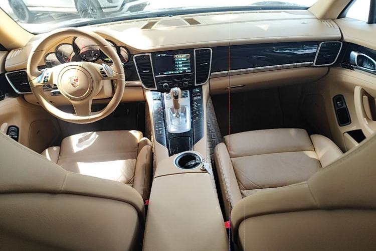 Used Porsche Panamera 2014 Panamera 3.0T Center Console